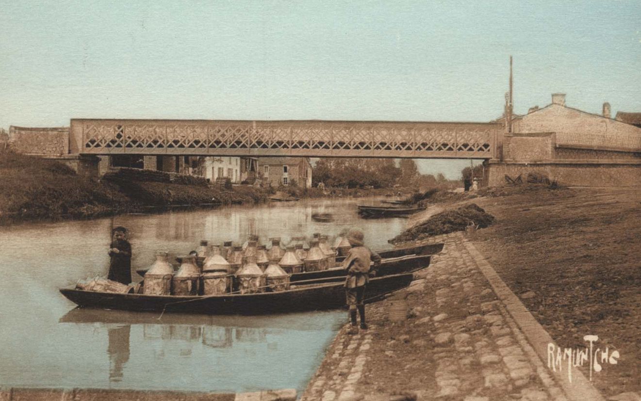 Port de Damvix, place André-Audouin