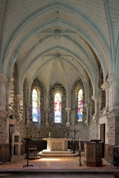 Église paroissiale Saint-Pierre-et-Saint-Paul du Housseau