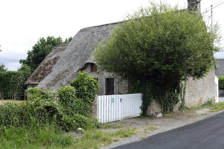 Ferme, route de la Bouzaire