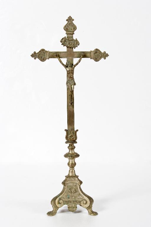 Croix d'autel n°1 - Église paroissiale Notre-Dame-de-l'Assomption, La Rouaudière