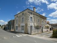 Maison, auberge, café, épicerie, 20 route de Benet