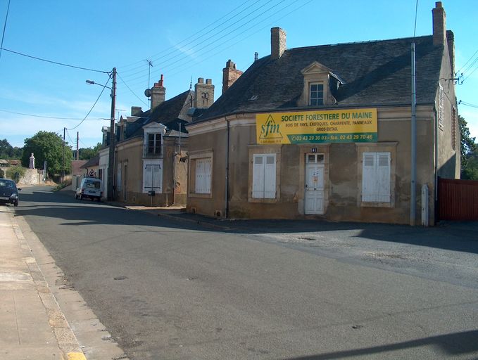 Scierie dite scierie Yvon à Bonnétable, actuellement entrepôt commercial de la Société Forestière du Maine