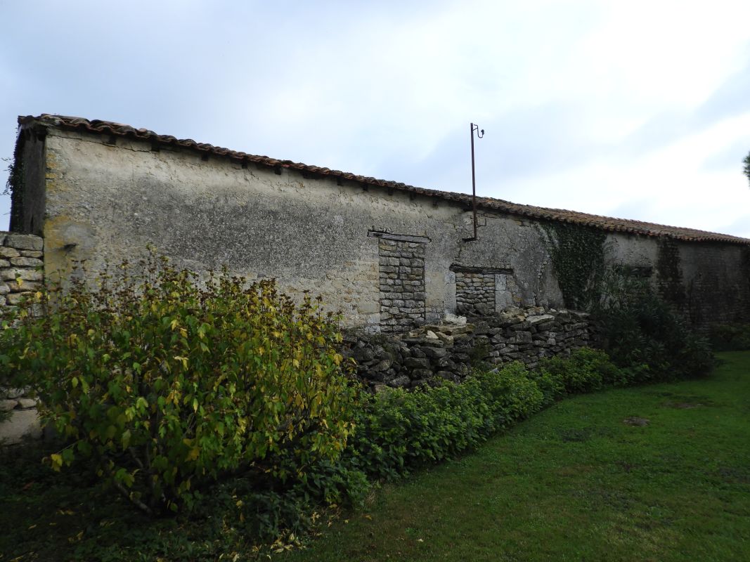 Commanderie, actuellement maison et ferme