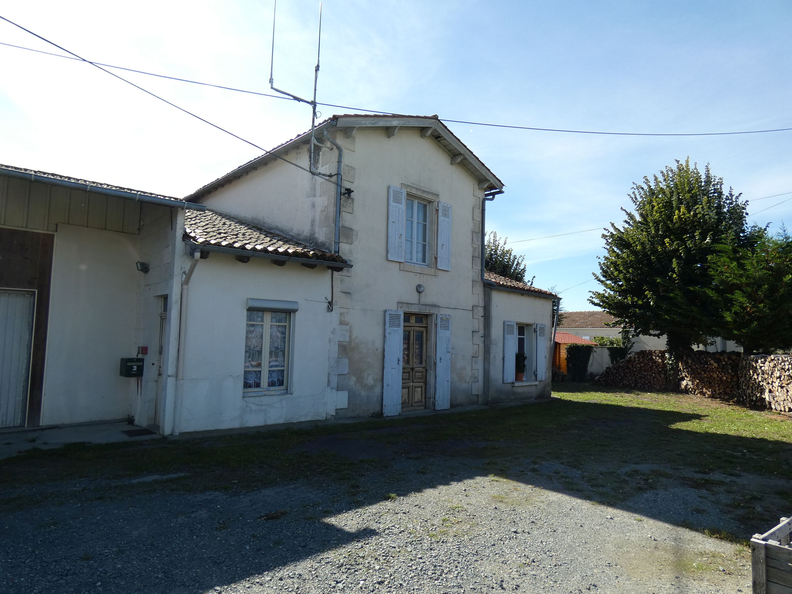 Laiterie industrielle, actuellement maisons, 3 et 5 chemin de Gand de Mil