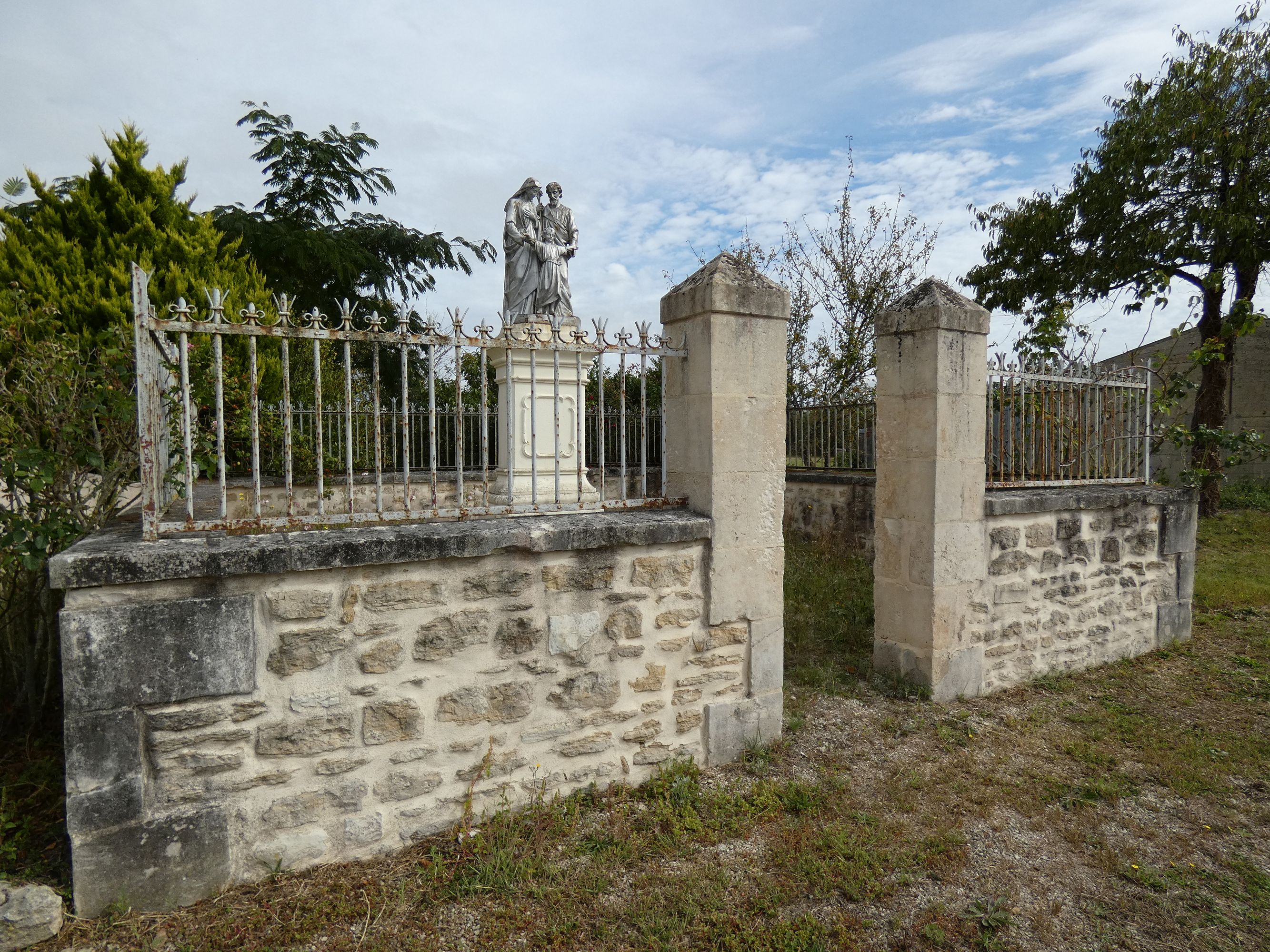 Statue monumentale : la Sainte Famille