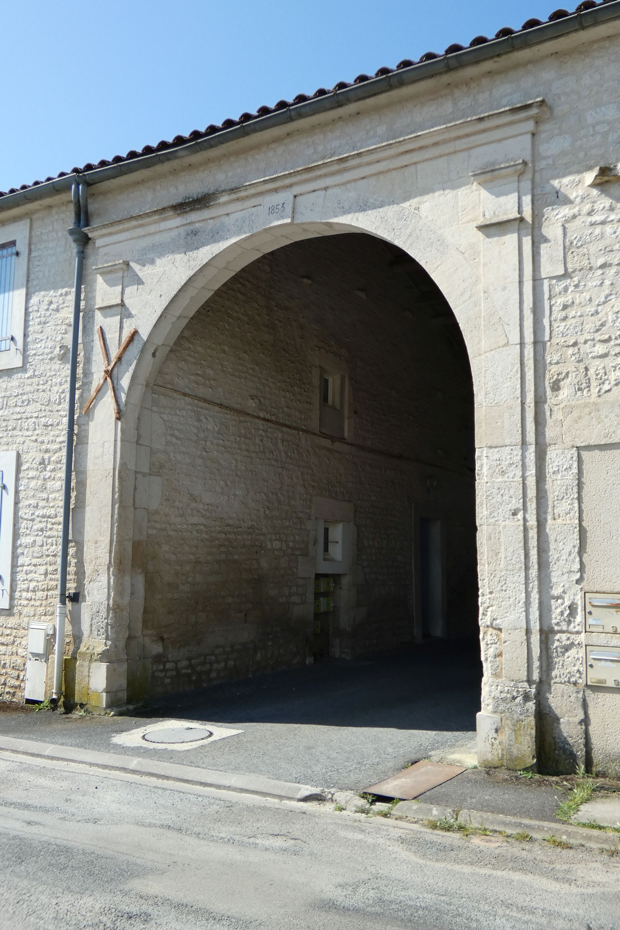 Ferme dite la Calinerie, actuellement maisons 9, 11 et 13 rue du Chemin-Vieux