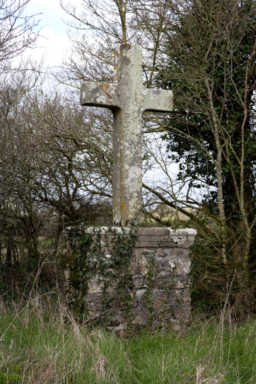 Croix de chemin dite croix de Cantève, Prée