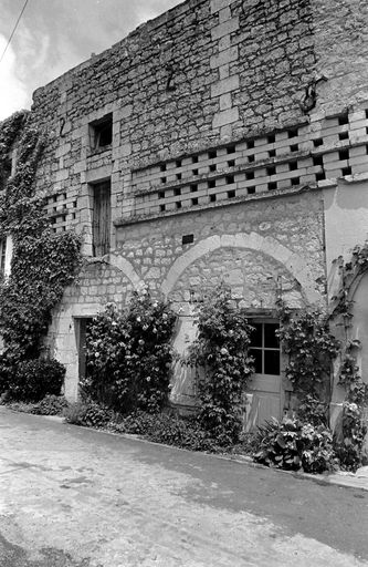 Hôpital de la Sainte-Famille de Madame de Montespan, actuellement maisons, 1 rue de la Corderie, Fontevraud-l'Abbaye