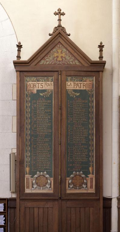 Armoire à bannières, église paroissiale Sainte-Reine de Sainte-Reine-de-Bretagne