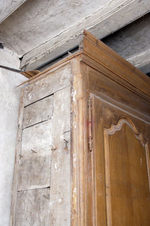 Armoire - Église paroissiale Saint-Léger, Saint-Léger