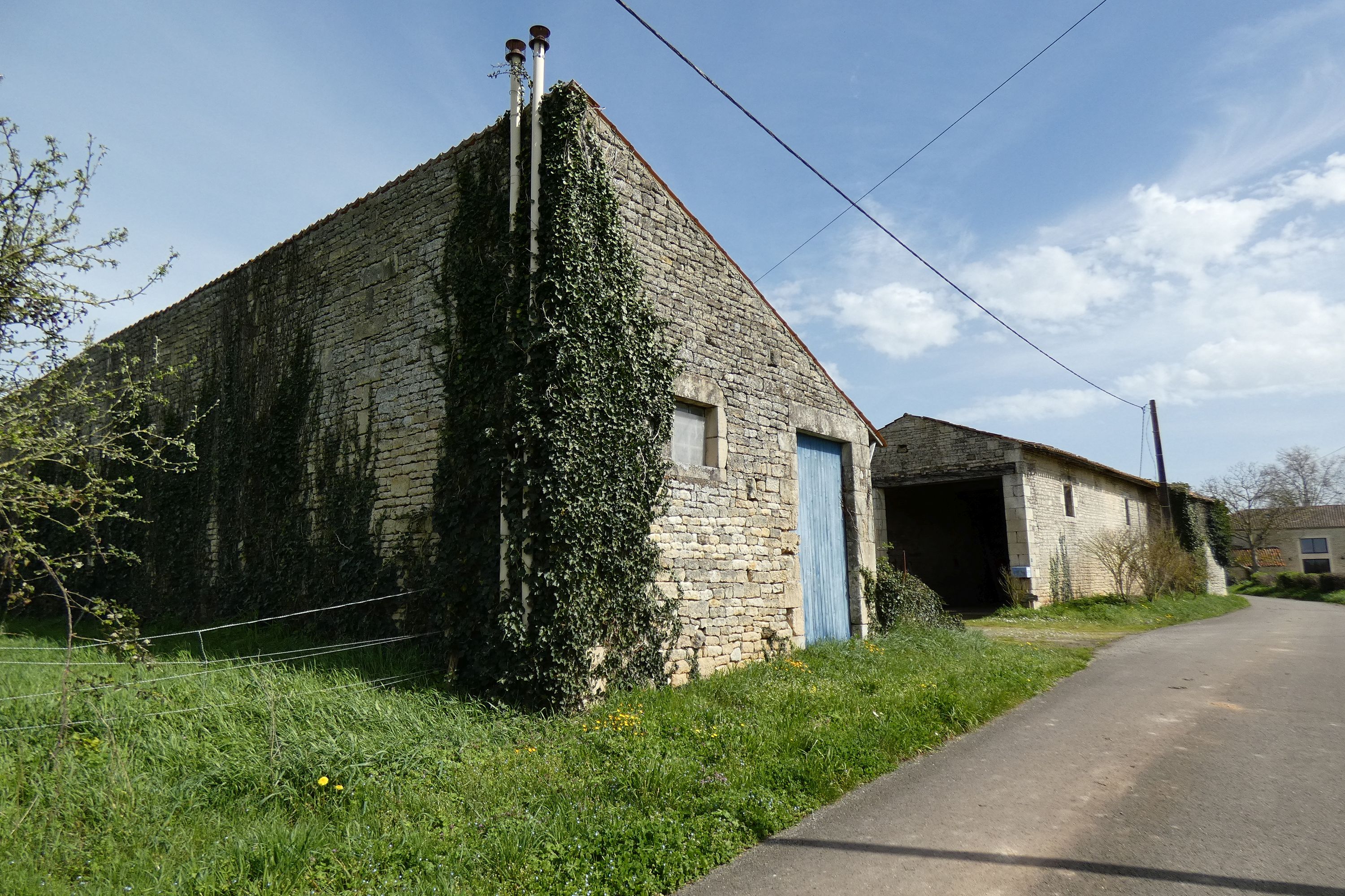 Demeure dite le Logis d'Aziré, actuellement maison, 44 chemin de la Chapelle