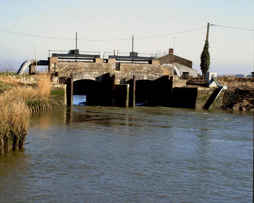 Portes du canal des Cinq Abbés, maison de garde