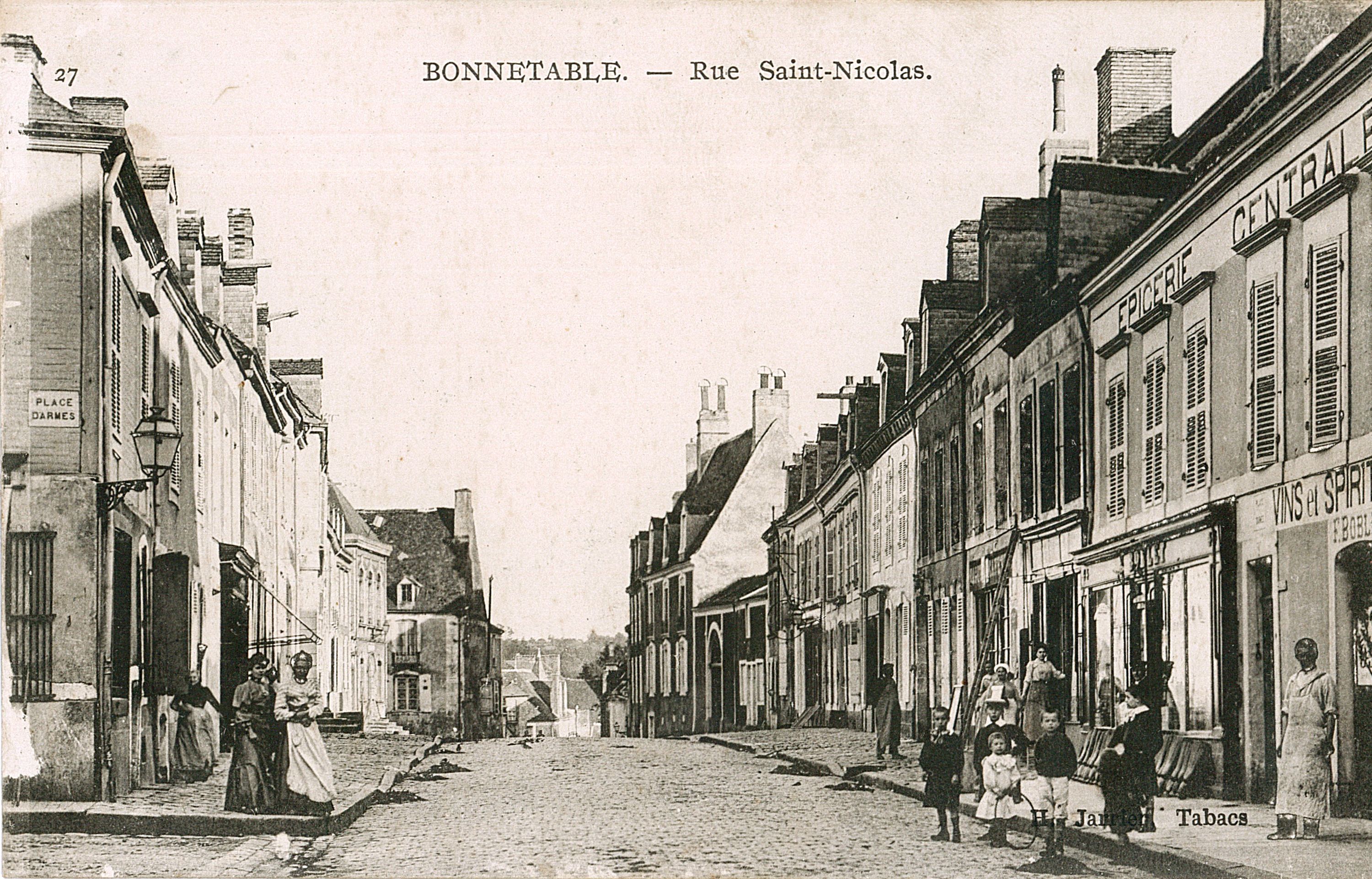 Le quartier de la place d'Armes et de la rue Saint-Nicolas, site de l'ancien château-fort de Bonnétable.