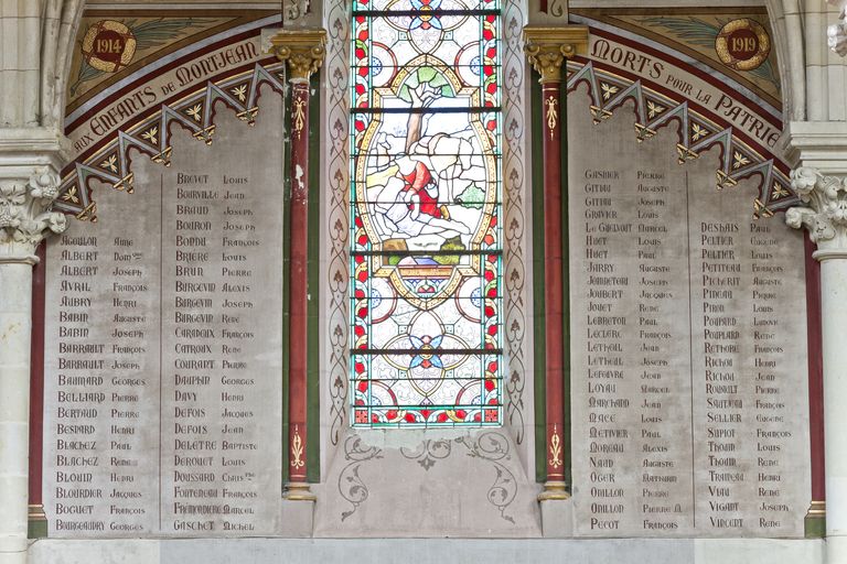 Monument aux morts, église paroissiale Saint-Symphorien de Montjean-sur-Loire