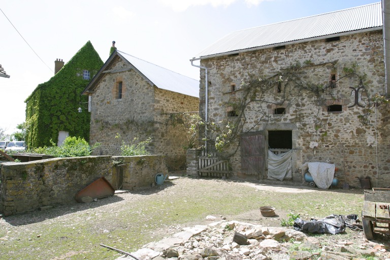 Manoir, puis ferme - le Chevrier, Saint-Jean-sur-Erve