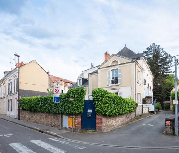 Eglise et presbytère de Sainte-Croix actuellement maison, rue Erpell