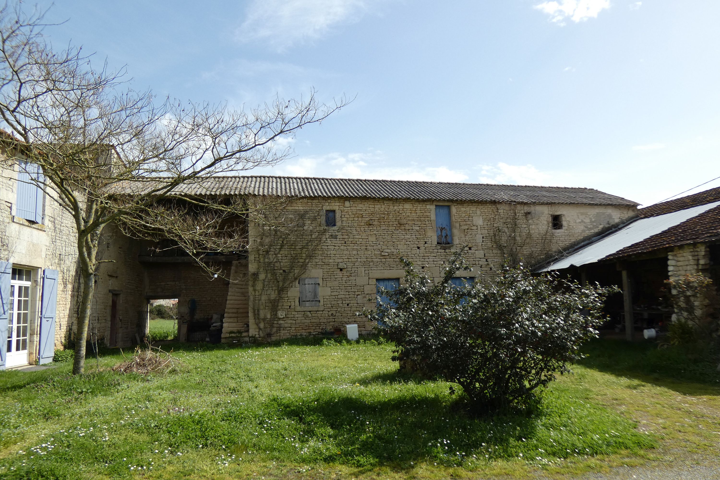 Demeure dite le Logis d'Aziré, actuellement maison, 44 chemin de la Chapelle