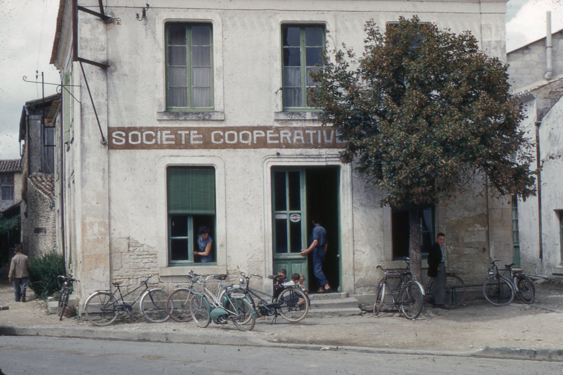 Café puis épicerie, maison, 4 rue de la Garnauderie