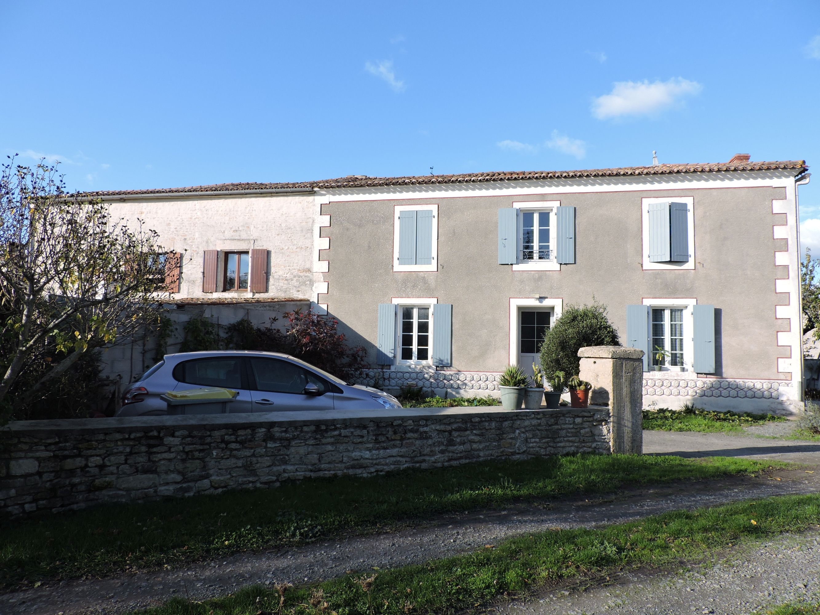 Ferme, actuellement maison ; 6 et 6 bis rue des Loges