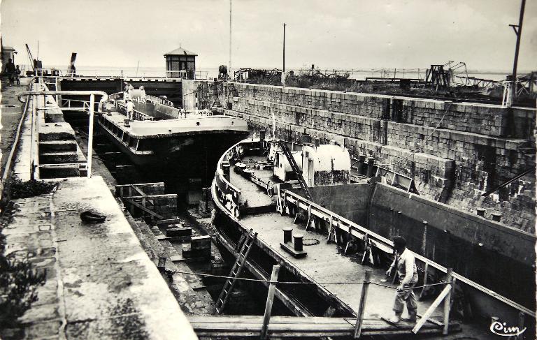 Port, quai Libert ; quai Chassagne ;  Sadi-Carnot ; quai Boulay-Paty ; quai Gautreau  ; quai Eole, Paimbœuf