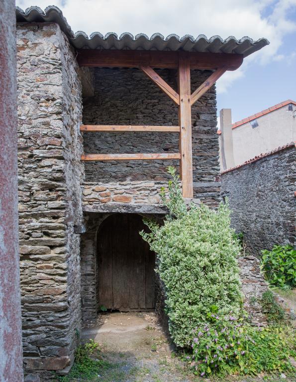 Habitation en étage carré sur cellier. Auvent remanié. Pé de Sèvre, Le Pallet. Cadastre 2018, BM 01-578 