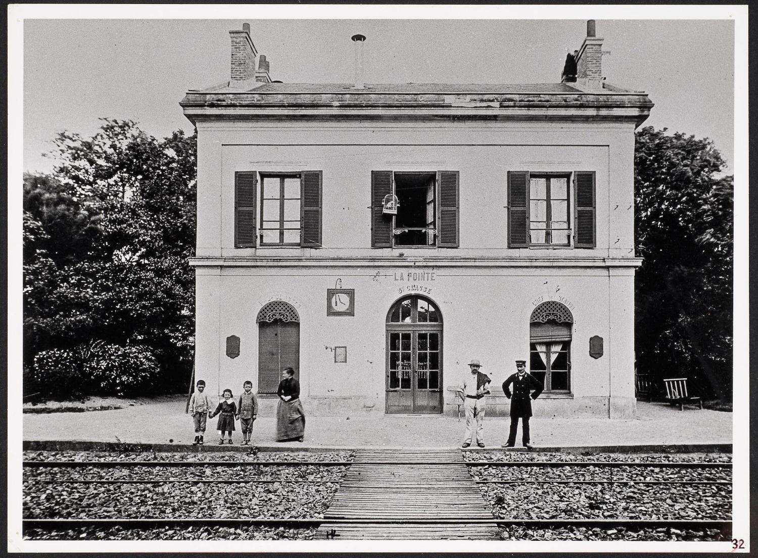 La gare de la Pointe-Bouchemaine. Photographie. 1er quart du 20e siècle.