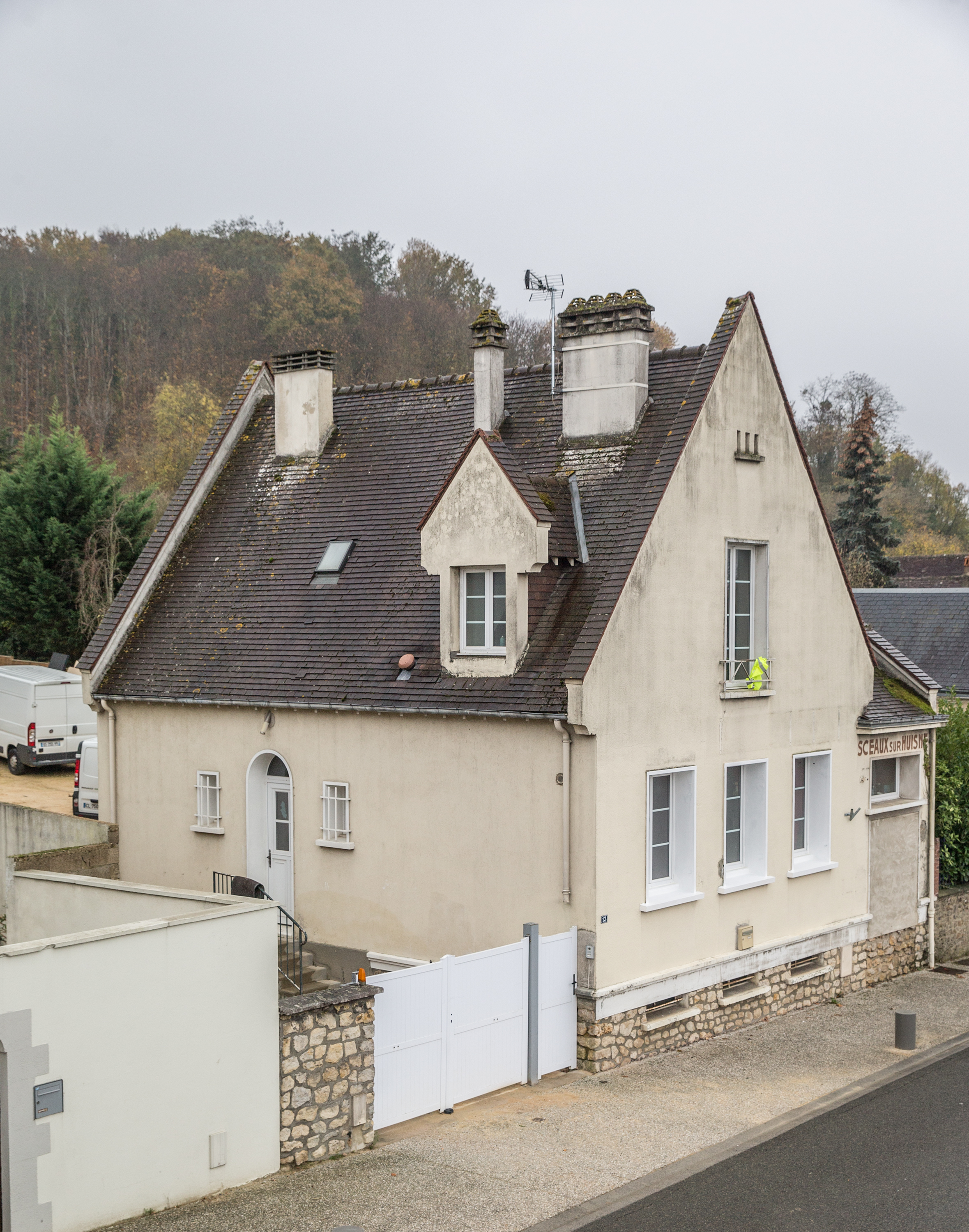 Poste, actuellement maison, 13 avenue de Bretagne