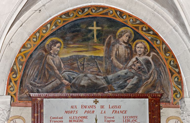 Monument aux morts, église paroissiale Saint-Fraimbault de Lassay-les-Châteaux