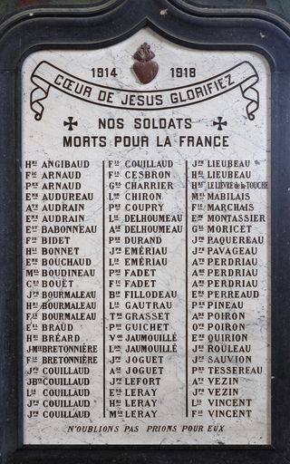Monument aux morts, église Notre-Dame de l'Assomption de La Haie-Fouassière