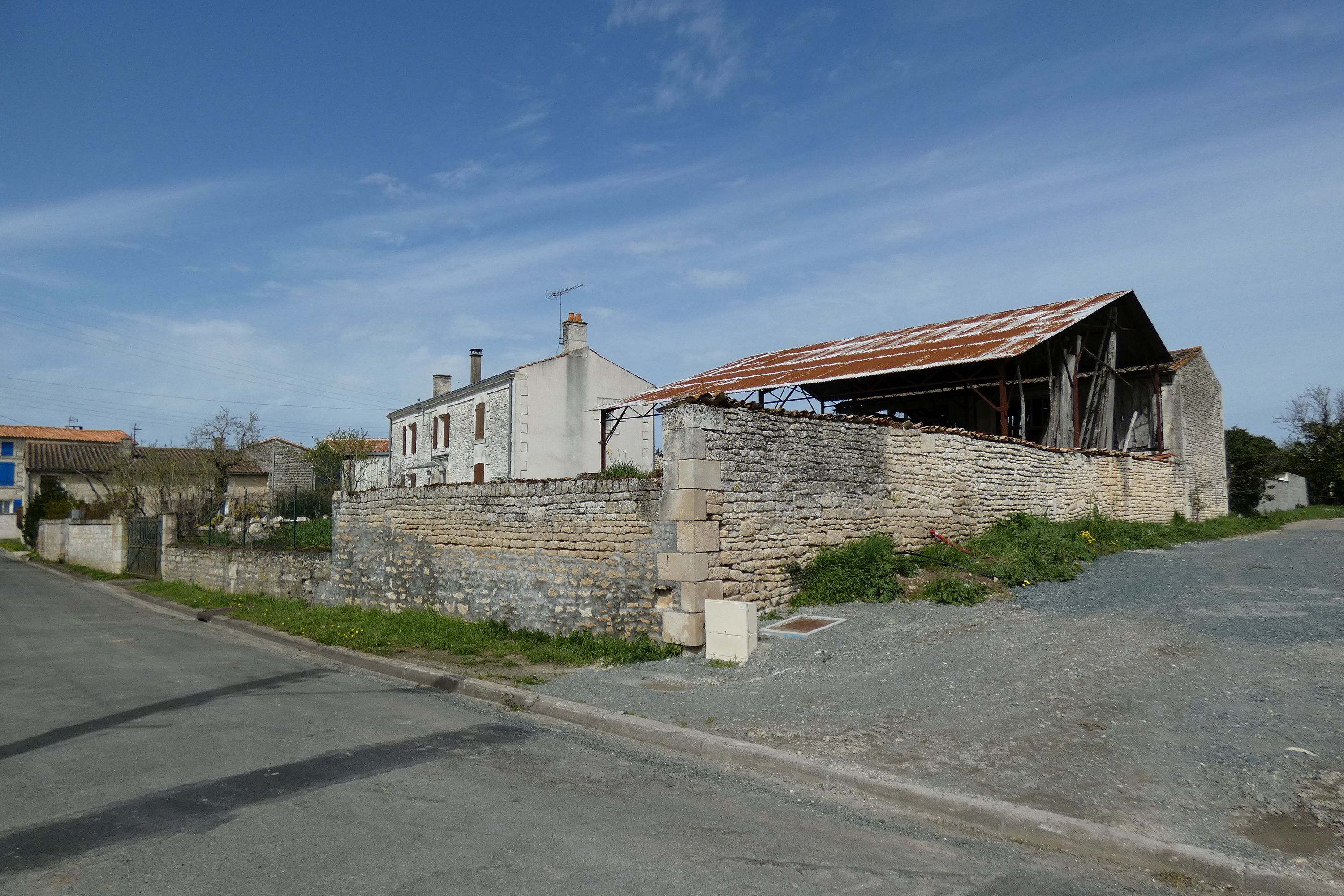 Ferme, actuellement maison, 11 route du Mazeau