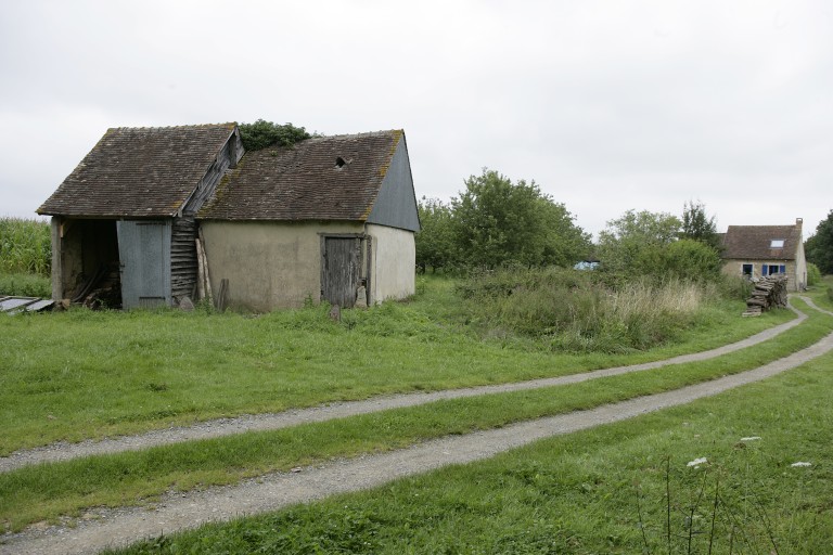 Écart et ensemble d'édifices à cour commune du Pesle