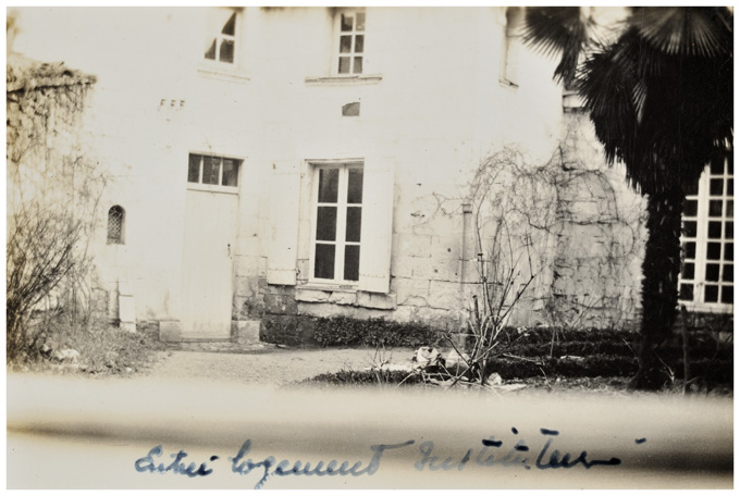 Maison du Sénéchal, puis hôtel de la Boule-d'Or, puis école, puis maison, 6 place des Blatiers, Fontevraud-l'Abbaye