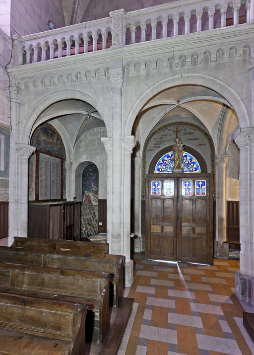 Monument aux morts, église paroissiale Saint-Fraimbault de Lassay-les-Châteaux