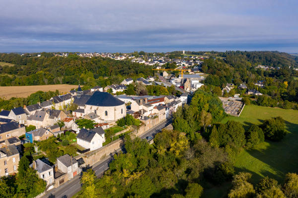 Bourg de Saint-Jean-sur-Mayenne