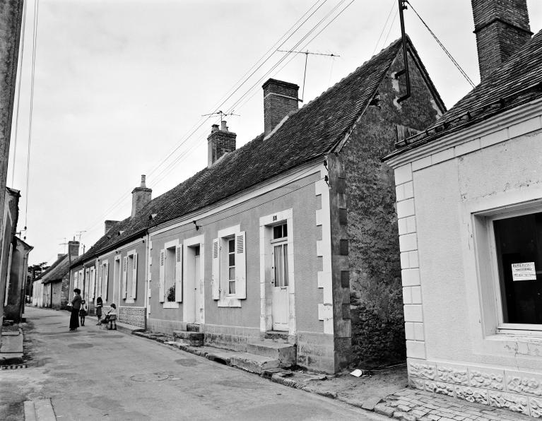 Les maisons du bourg de Tuffé Val de la Chéronne