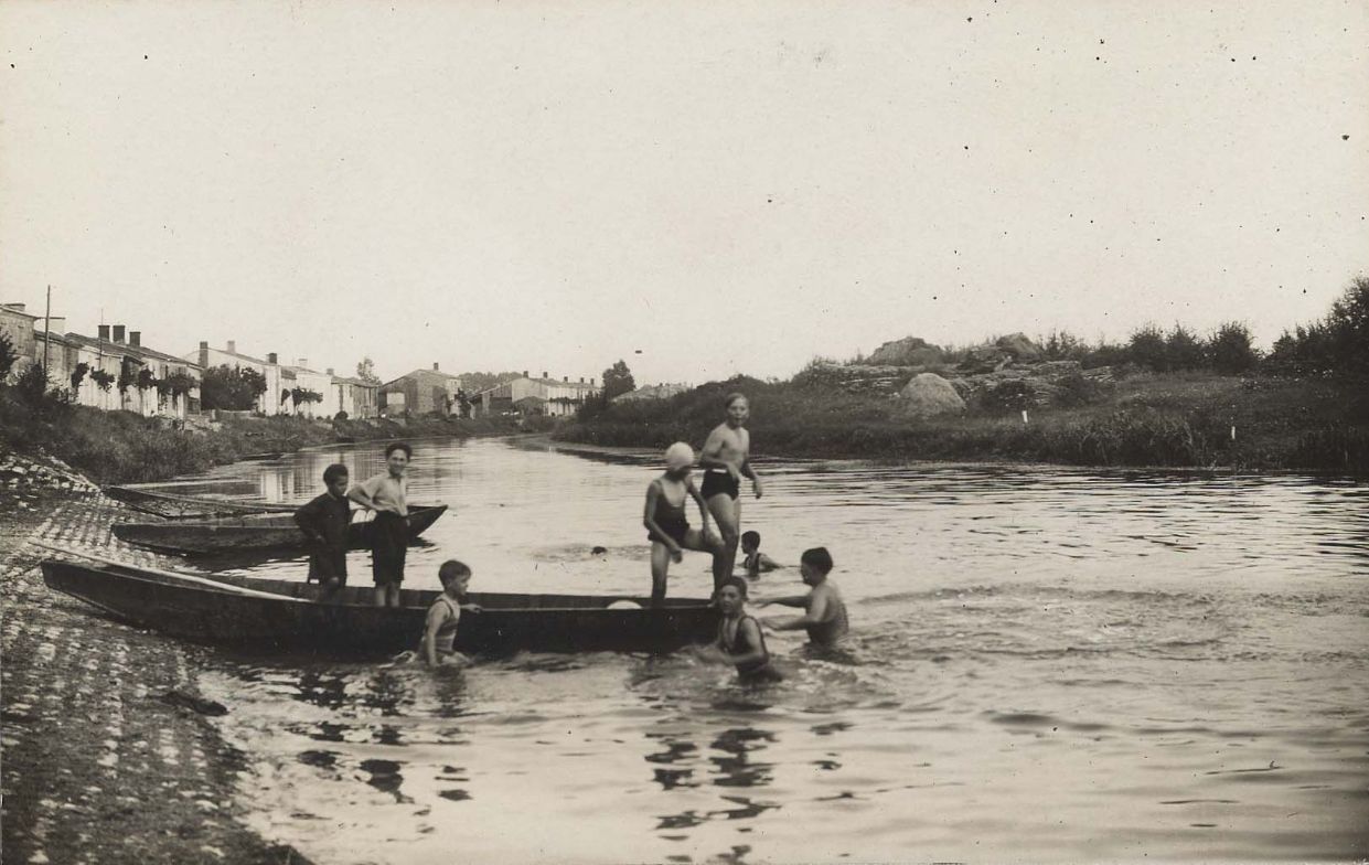 Port de Damvix, place André-Audouin