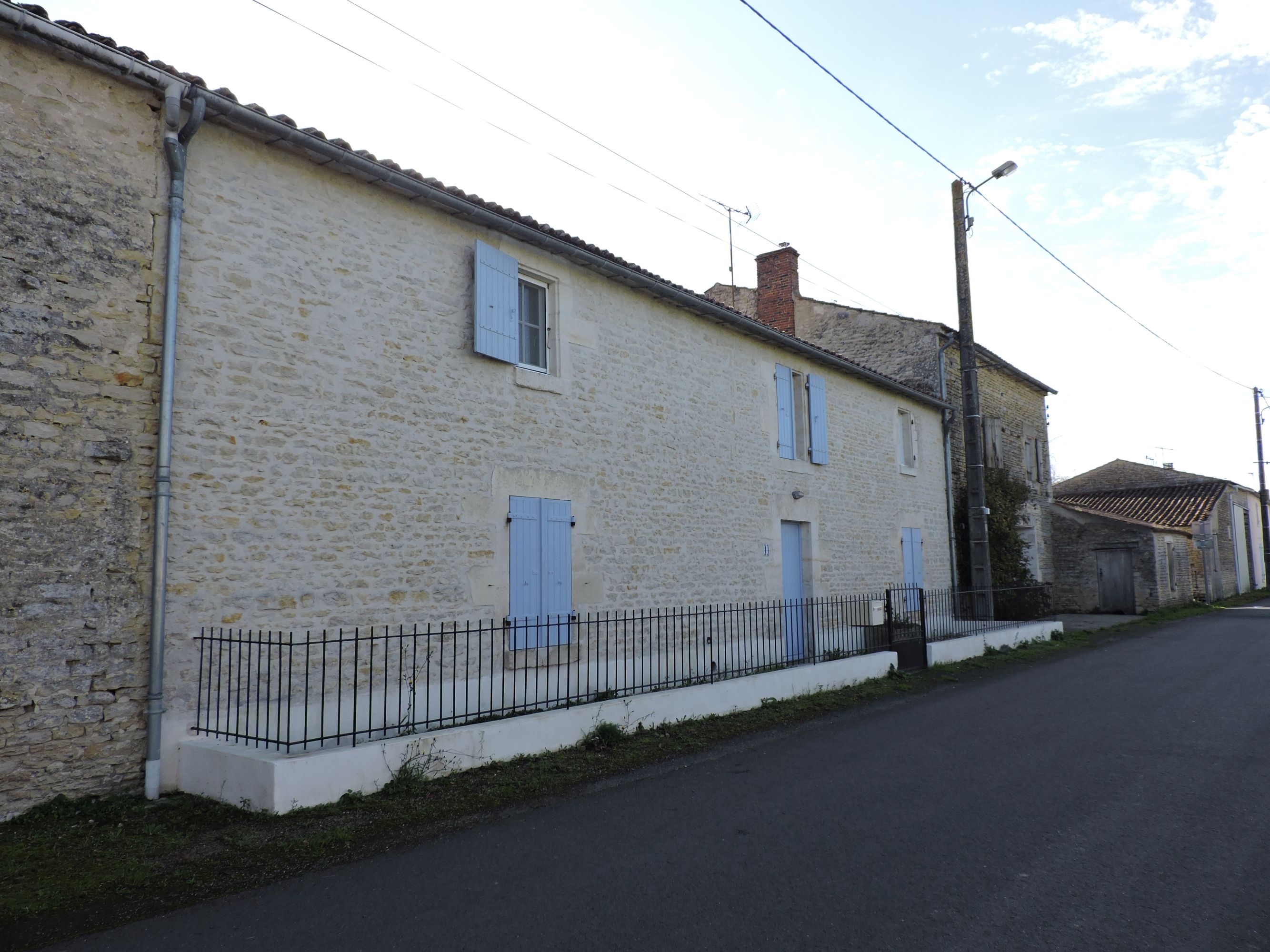 Ferme, actuellement maison ; 44 rue des Loges