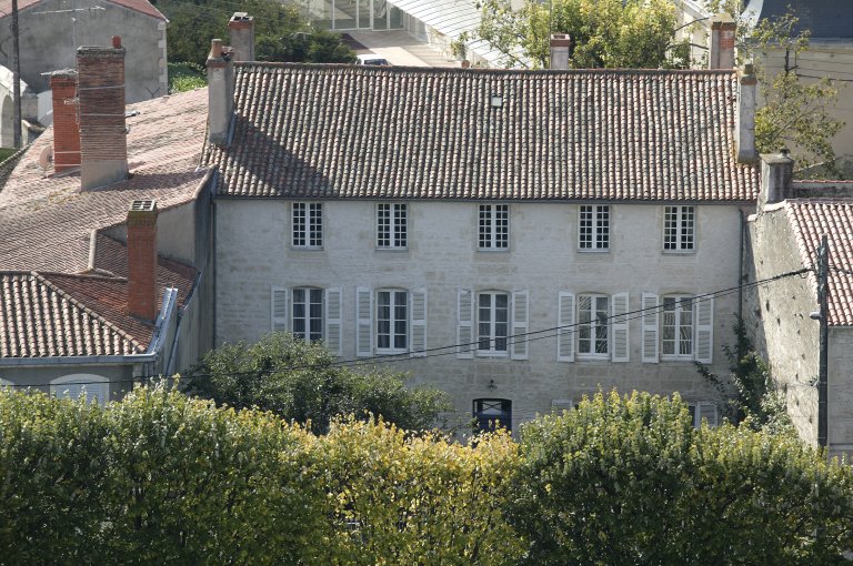 Hôtel, dit maison canoniale Leroy de Sérocourt, 8 place Leclerc