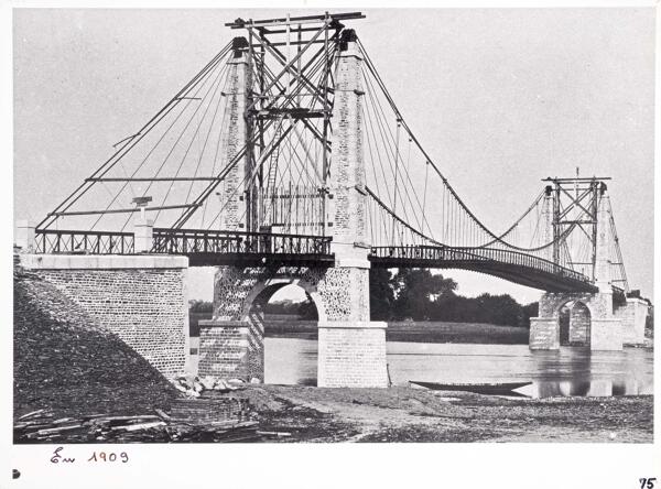 Pont routier de Bouchemaine