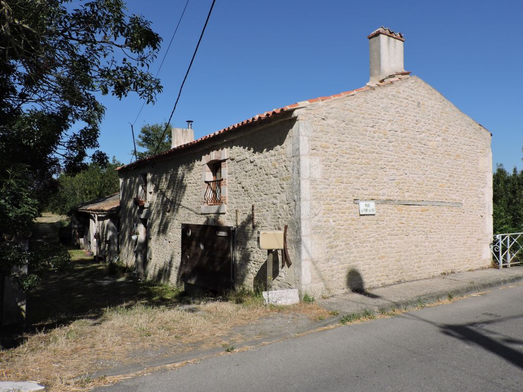 Maison ou hutte ; le Pont de Vix, 18 rue du Pont de Vix