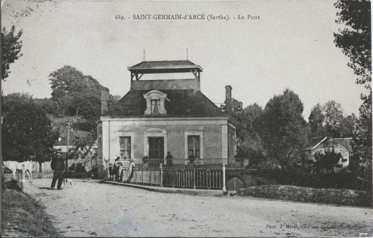 Maison, rue du Pont