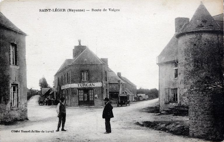 Maison, dite la Grande Maison - R.D. 144 de Vaiges à Jublains, 1ère maison, Saint-Léger