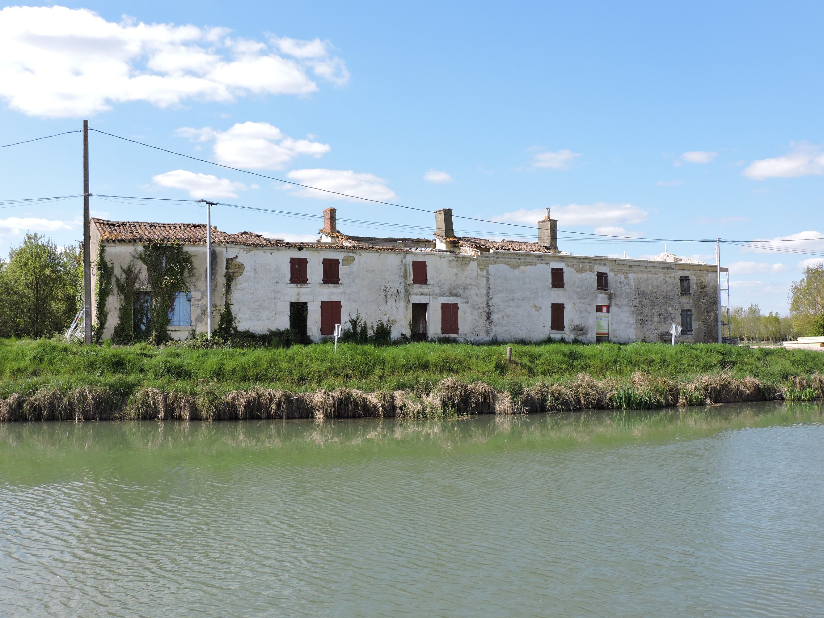 Ferme, actuellement maison ; Bazoin, 11 chemin de Bazoin