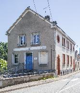 Dispensaire et bains-douches, actuellement bureaux, 50 rue de la Gare, Connerré