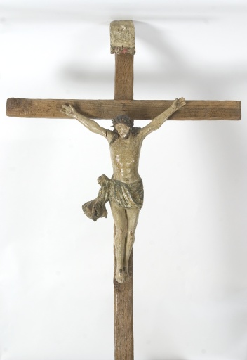 Statue : Christ en croix