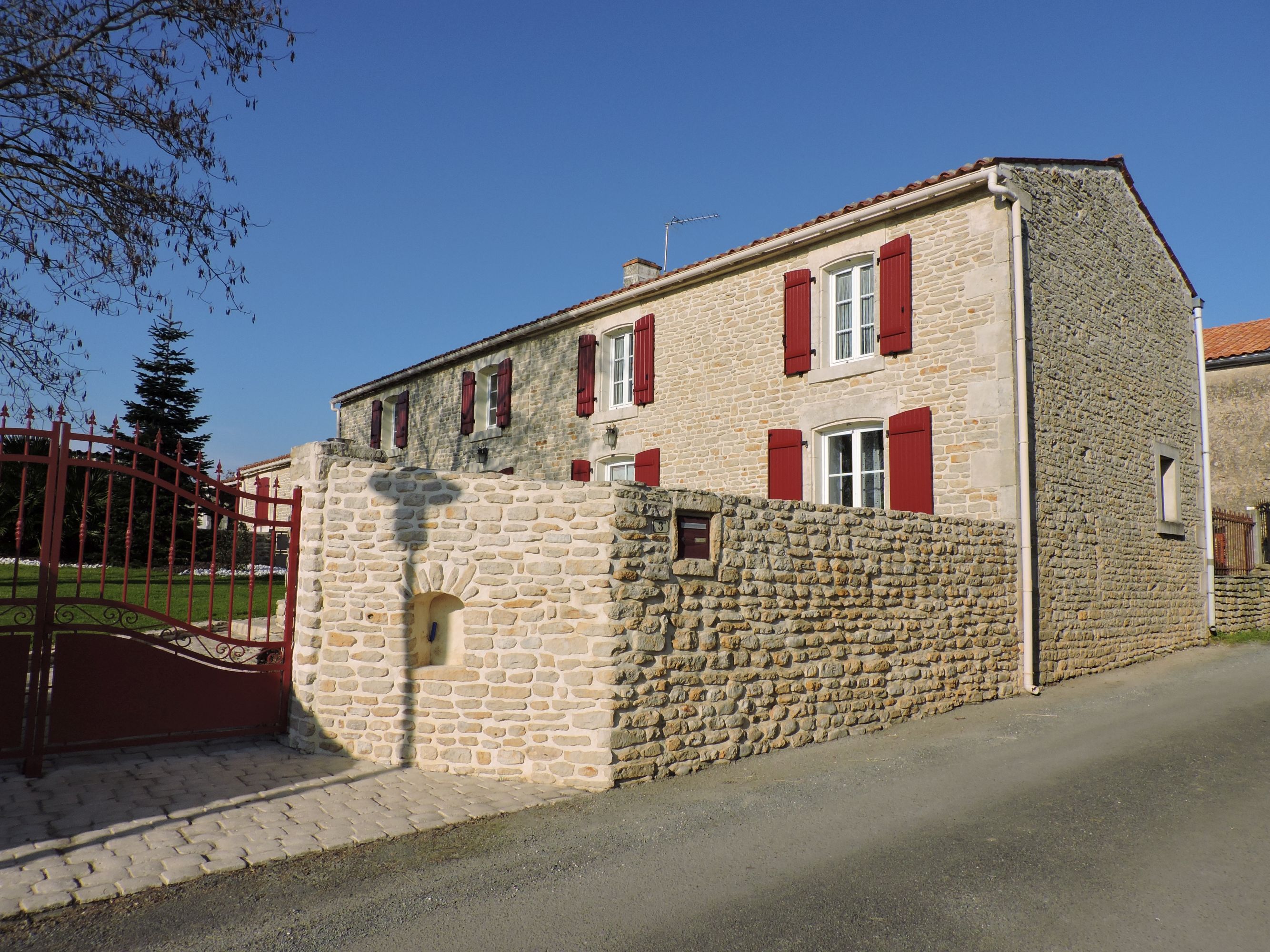 Ferme, actuellement maison ; la Grande Bernegoue, 3 rue des Hauts de la Bernegoue