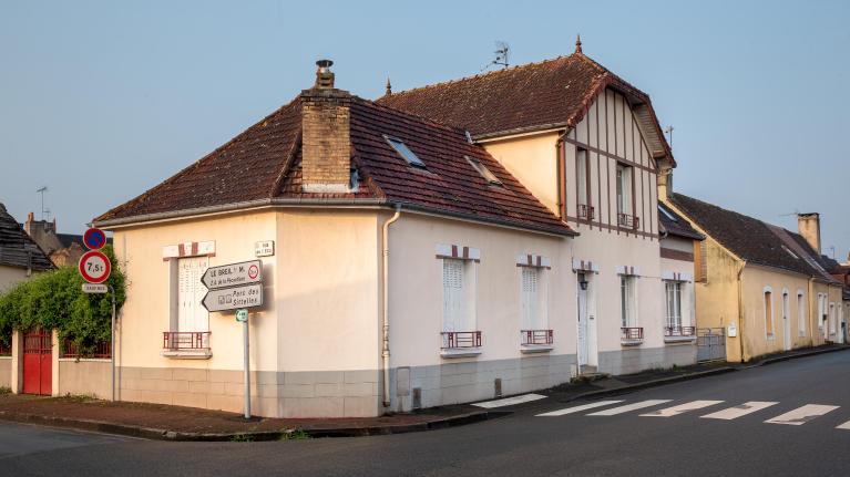Maisons du bourg de Montfort-le-Gesnois