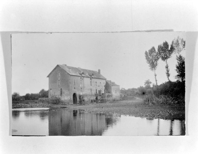 Moulin à farine puis minoterie, dit Moulin de la Grande-Bavouze - le Moulin-de-la-Bavouze, Azé