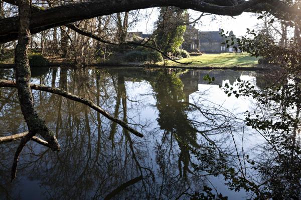 Hameau, château et motte castrale de la Grivellière