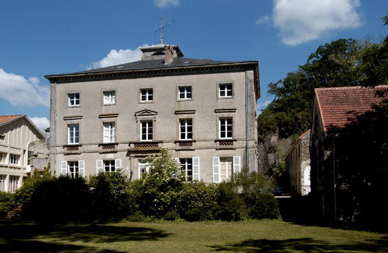 Logement patronal de l'usine textile dite filature de Gallard, Le Longeron